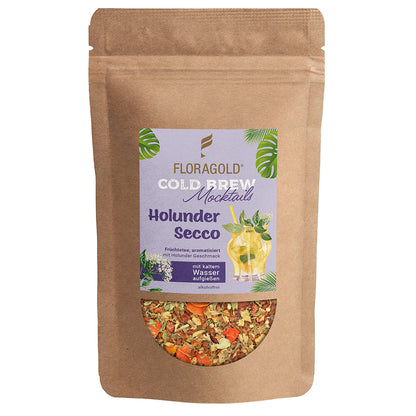 Cold Brew Tee mit Holunderblüten, klarer Aufguss mit floraler Note und leichter Frische im Glas
